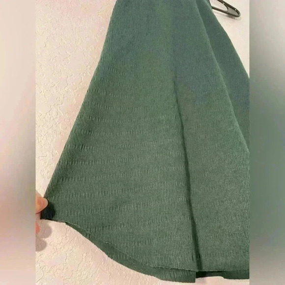 NIKE Yoga Dri Fit Knit Sleeveless Training Tank Top DM1642-397 Green Size Small - Picture 6 of 7